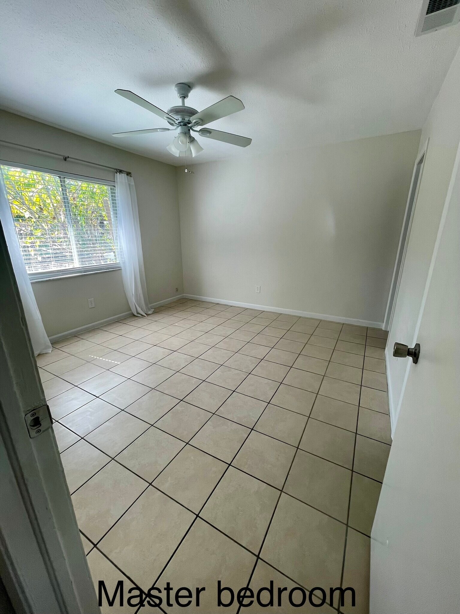 Building Photo - 1252 SE 8th St