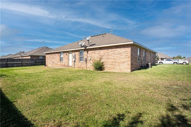 Building Photo - 317 E Marietta Ct