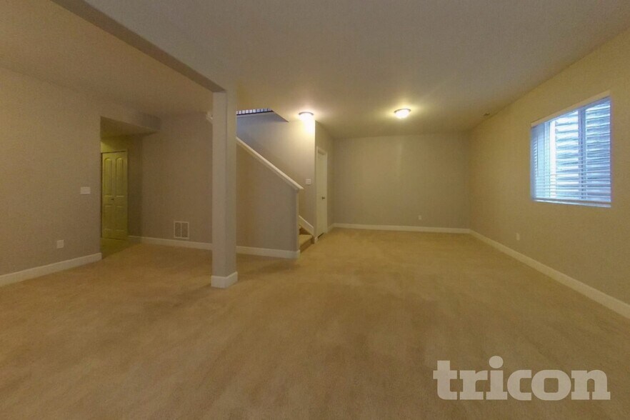 Building Photo - 10973 Echo Canyon Dr