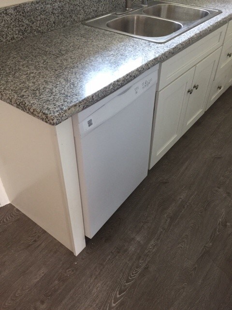 Building Photo - 2512 N Buena Vista St