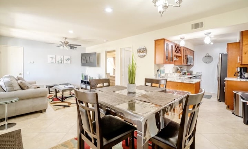 Building Photo - 351 N Hermosa Dr