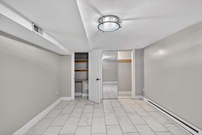 Building Photo - 3651 W Wabansia Ave