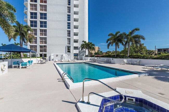 Pool - 3901 S Flagler Dr