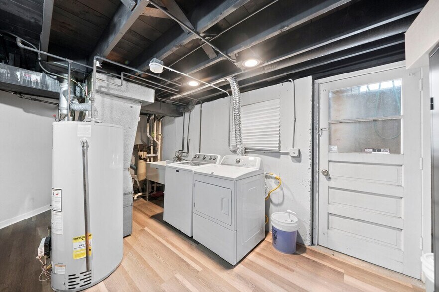 Building Photo - 346 W Central Ave