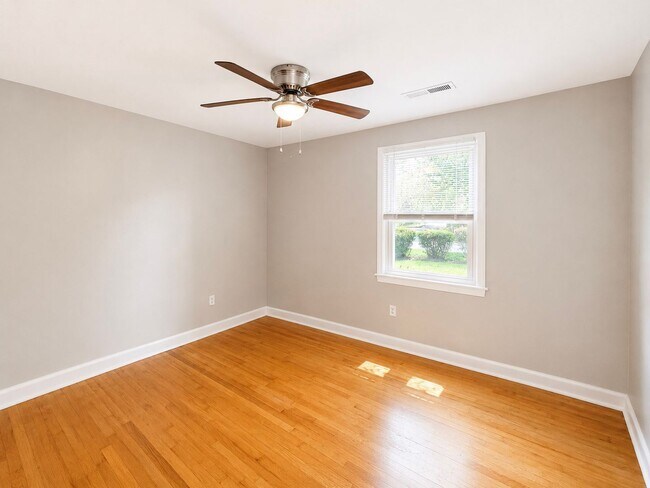 Building Photo - 1452 Birthright St
