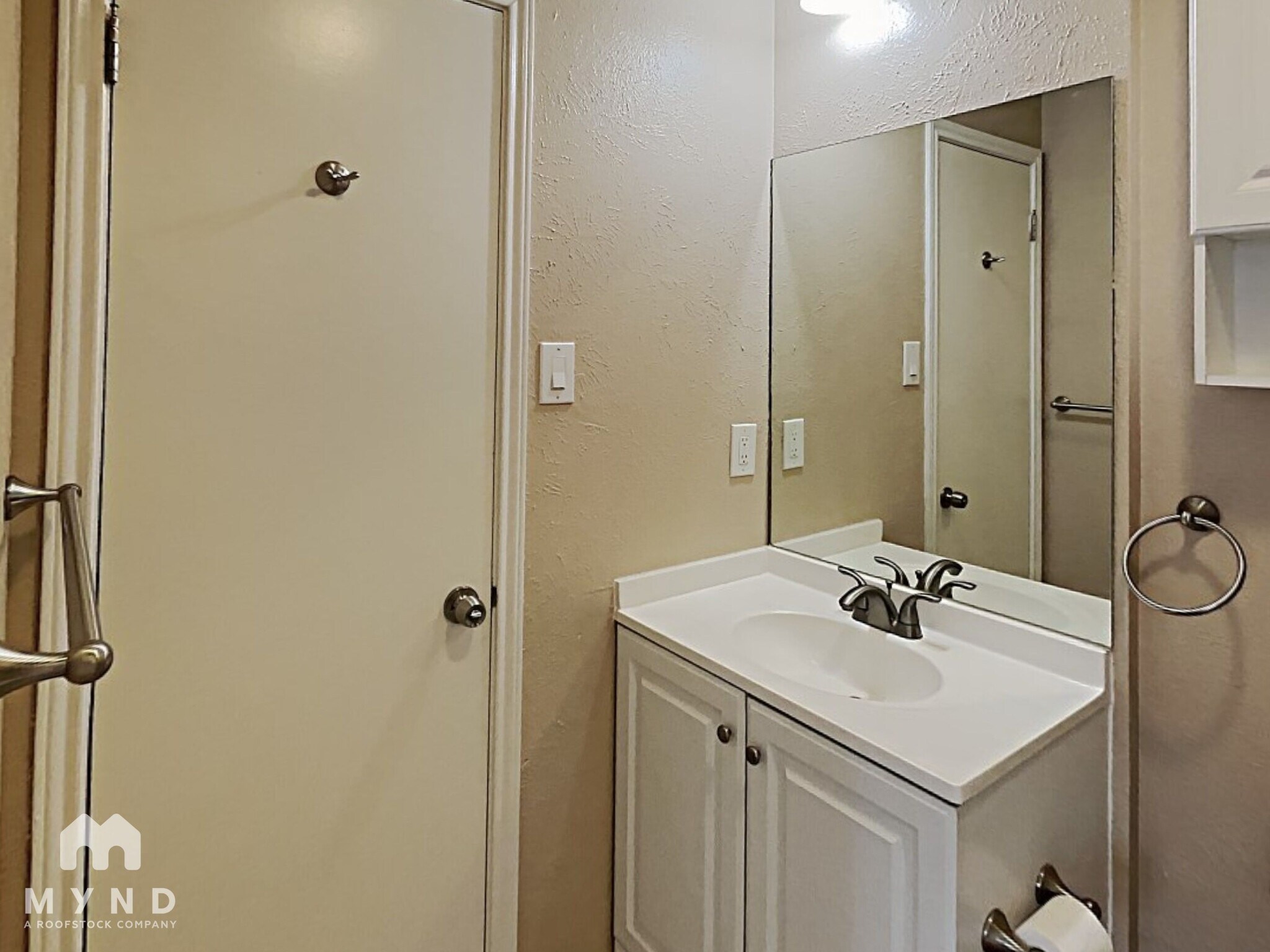 Building Photo - 12331 Tomanet Trail