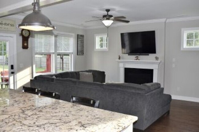 Building Photo - 187 Peytons Ridge Dr