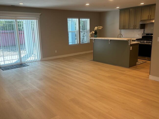 Building Photo - 2024 New built Home, 4 Bedroom/2.5 Baths w...