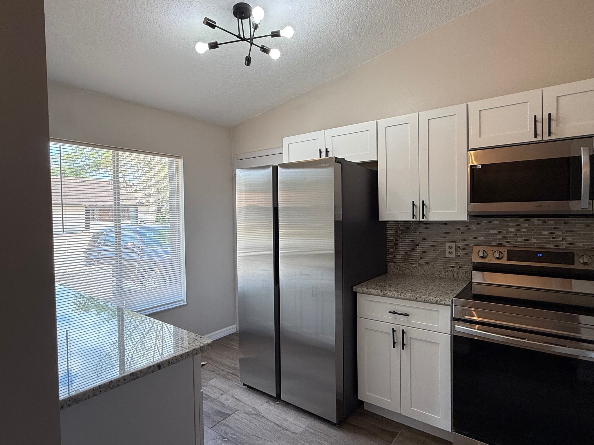 Building Photo - 160 Clear Lake Cir