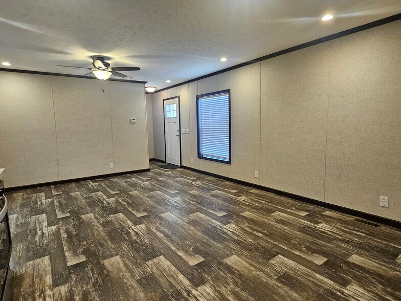 Building Photo - 333 E Lakewood Blvd