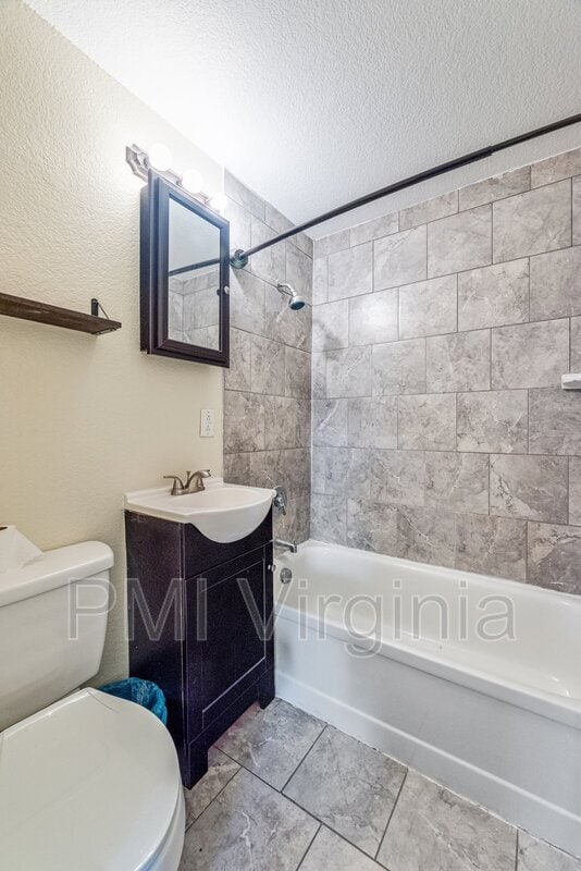 Building Photo - 68 Carver Cir