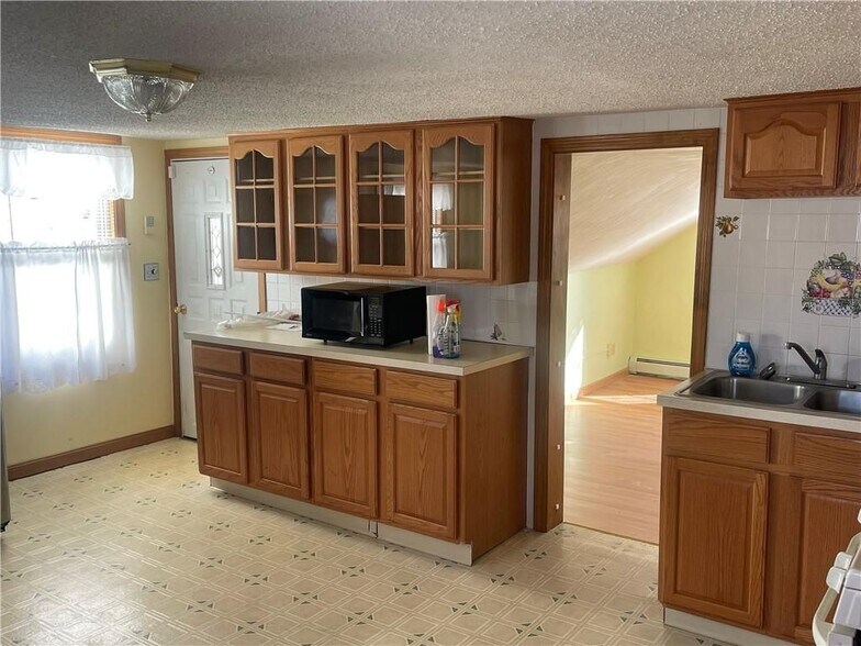 Building Photo - 83 Titus St