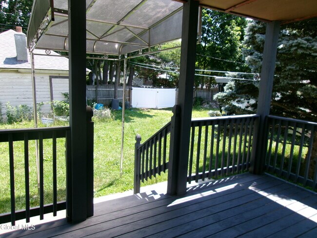 Building Photo - 1338 Parkwood Blvd