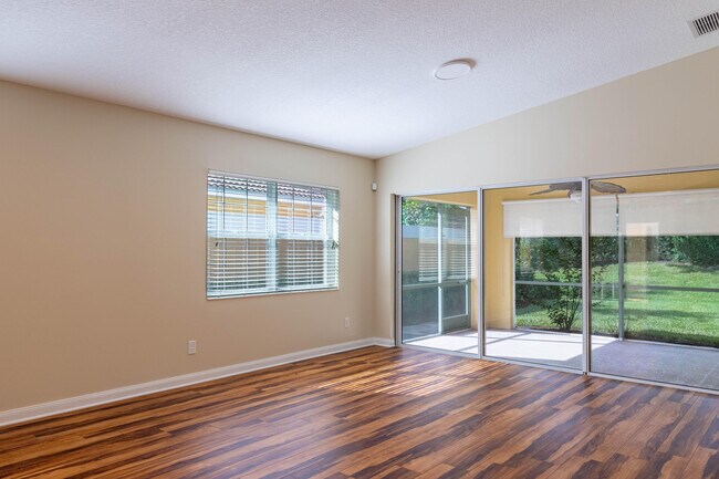 Building Photo - 5009 Corsica Square