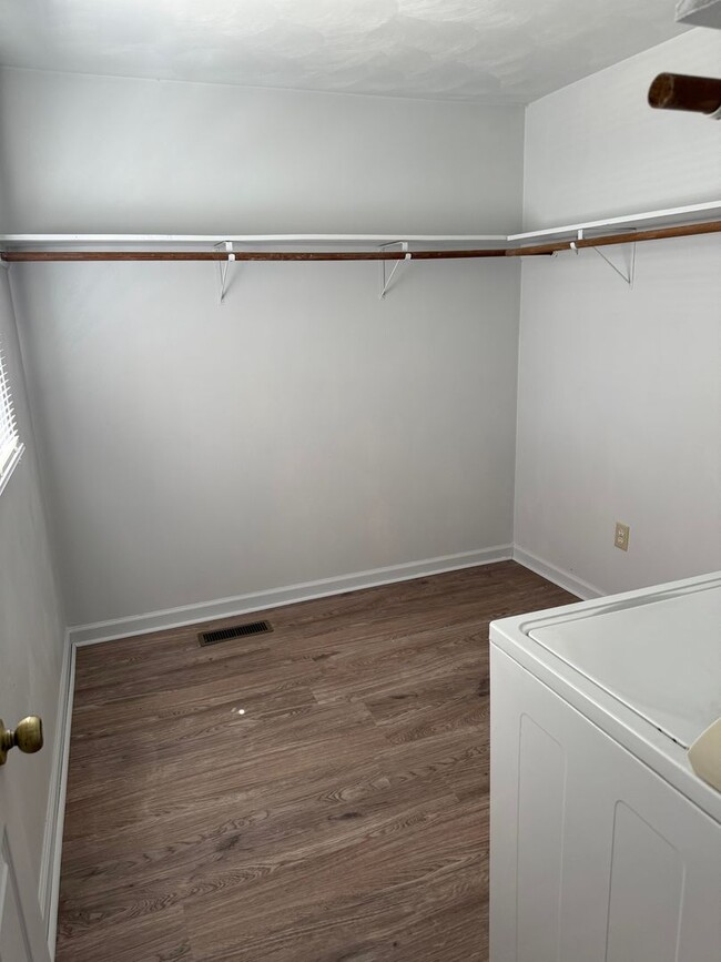 Building Photo - North Roanoke County Duplex