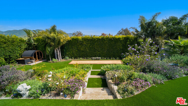 Building Photo - 6540 Dume Dr