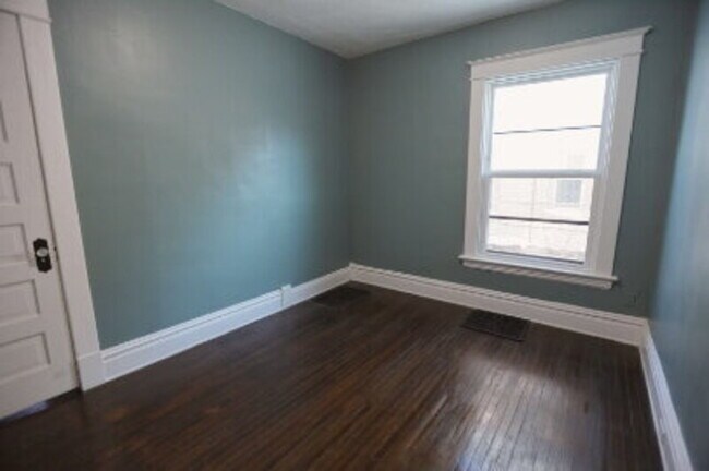 Building Photo - 1220 Wealthy St SE