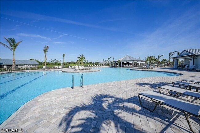 Building Photo - 14121 Heritage Landing Blvd