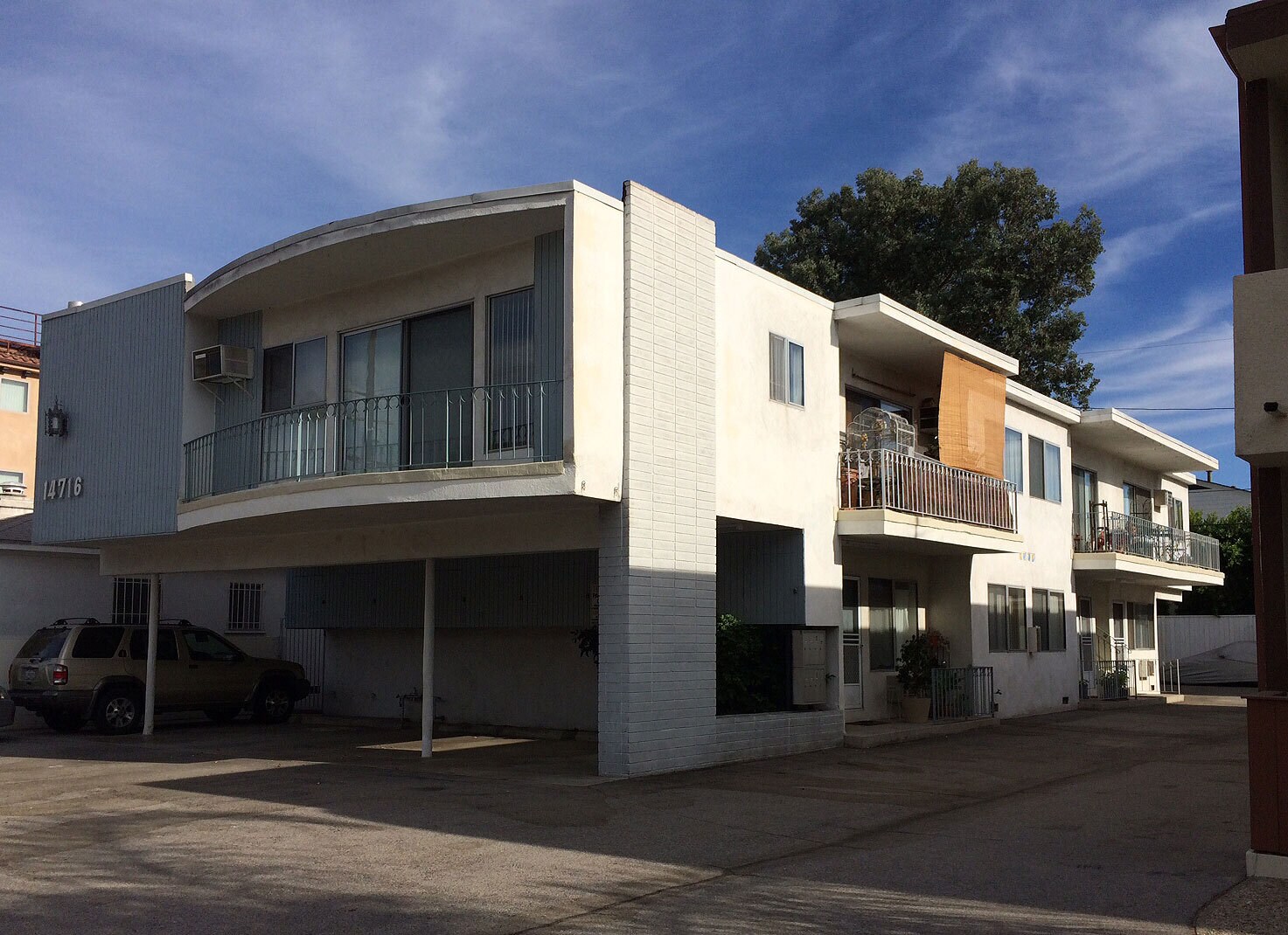 Building Photo - 14716 W Magnolia Blvd