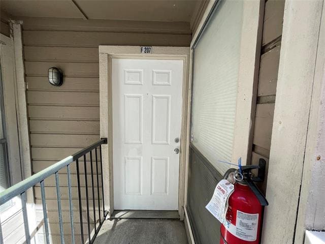 Building Photo - 9811 Walnut St