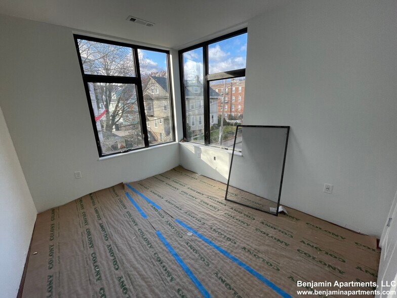 Building Photo - 89 Brighton Ave