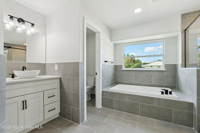 Building Photo - 1441 Eldron Blvd SE