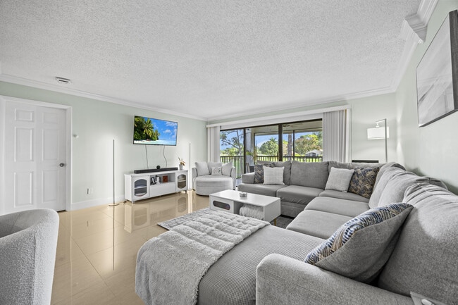 Building Photo - 12926 Briarlake Dr