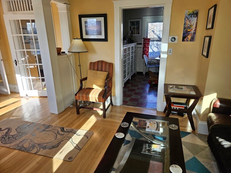 living room / kitchen - 151 Walsh St