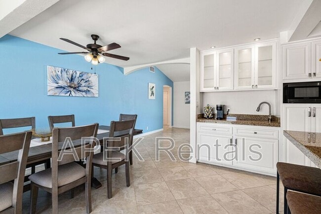 Building Photo - 2290 N Victoria Rd