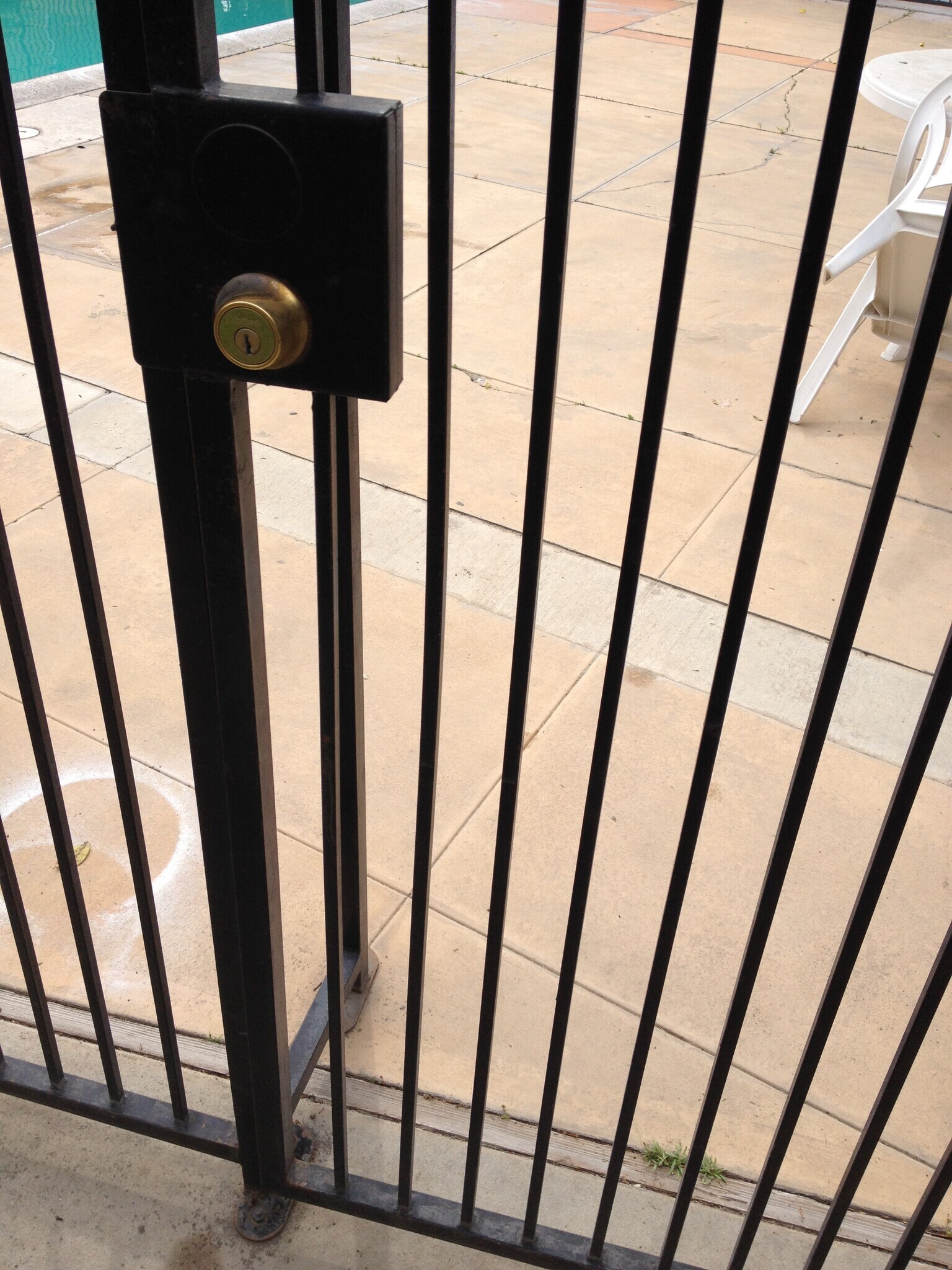 Secure - 3334 N Fruit Ave