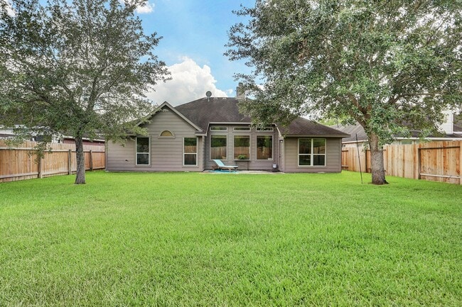 Building Photo - 9127 Morningstar Dr