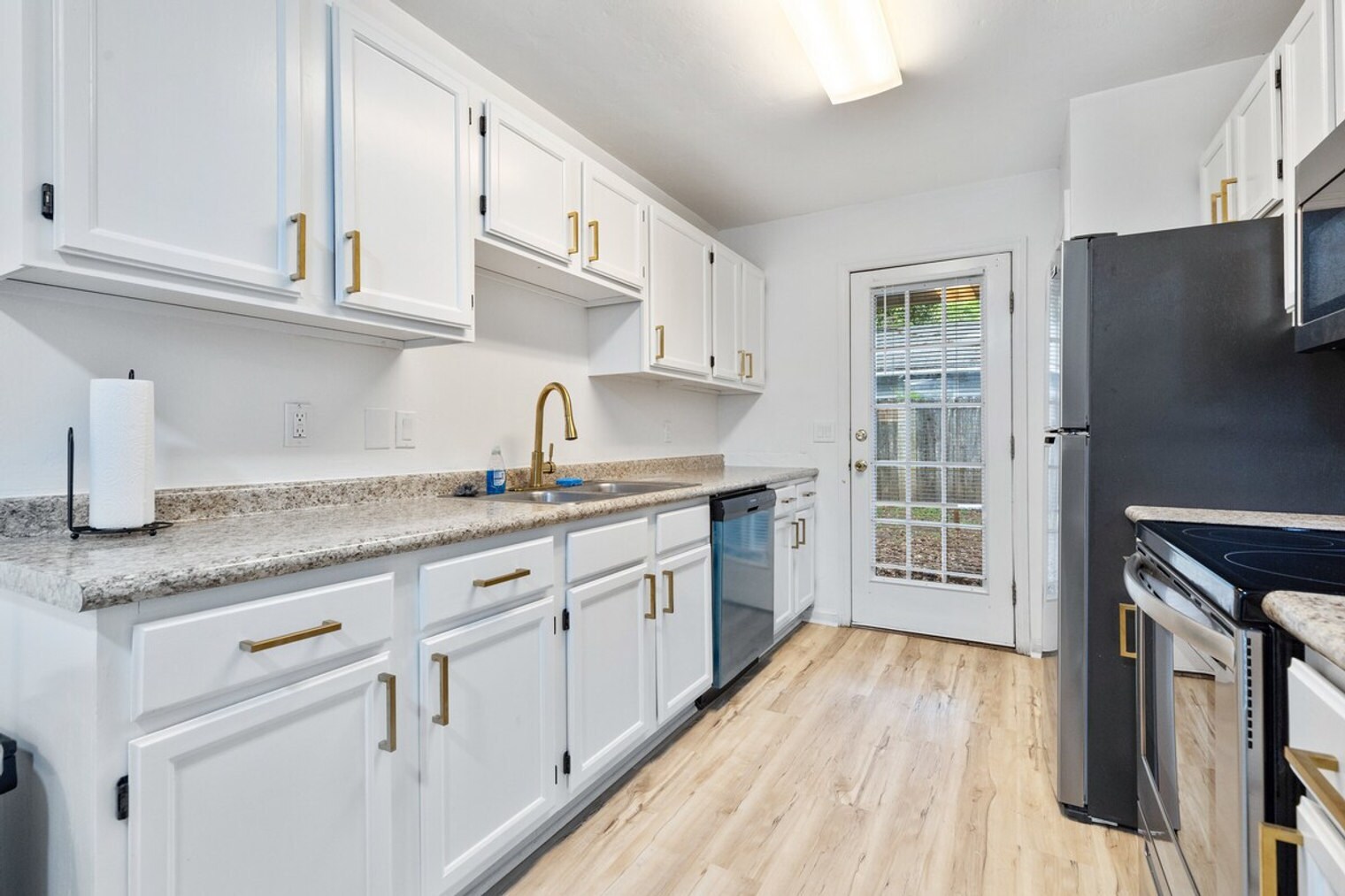 Building Photo - 1300 Nylic St