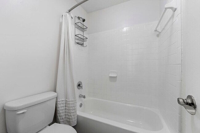 Building Photo - 1318 Brockett Pl