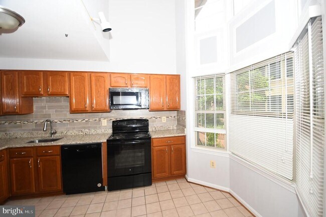 Building Photo - 601 N Tazewell St