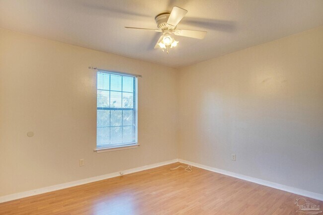 Building Photo - 8111 Stonebrook Dr