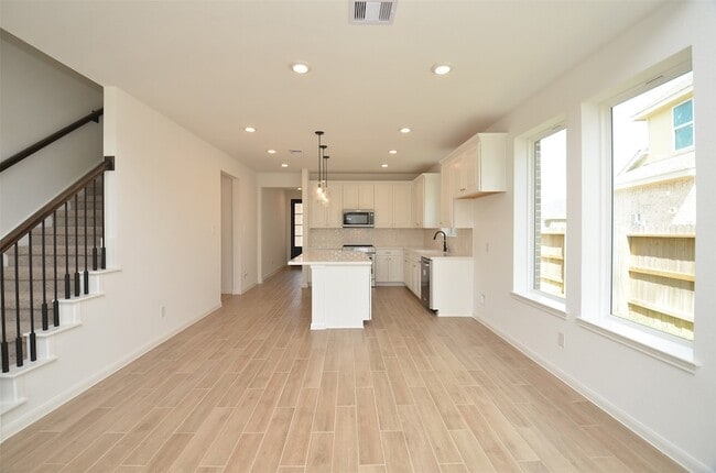 Building Photo - 5631 Pearl Vis Dr