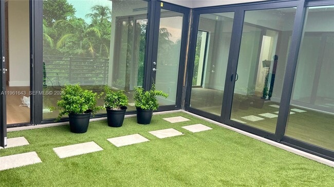 Building Photo - 1700 NE 18th St