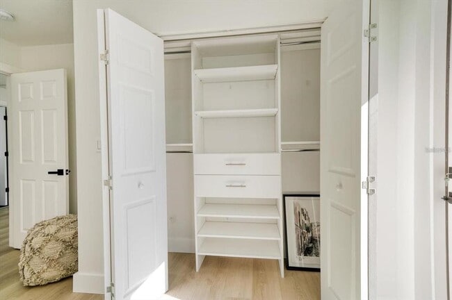 Building Photo - 116 Devon Dr