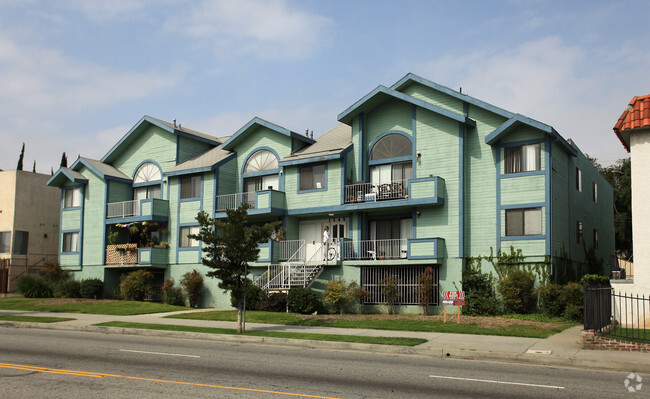 Building Photo - 1546 Bundy Drive