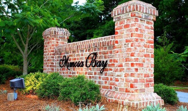 Building Photo - 255 Mimosa Dr