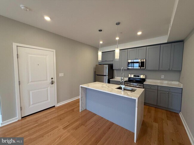 Building Photo - 914 W Susquehanna Ave