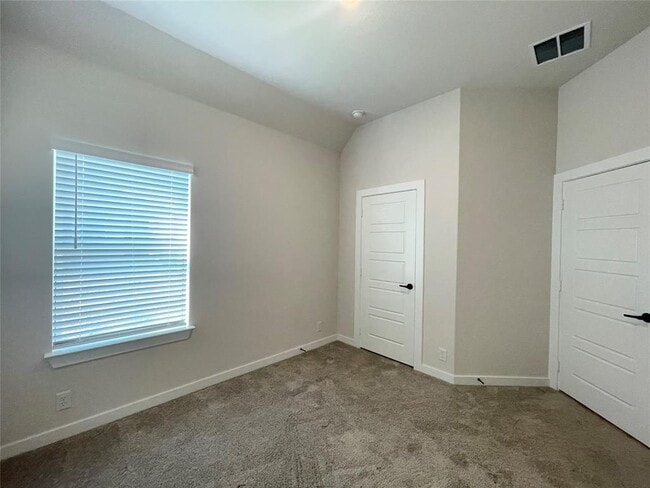 Building Photo - 128 Radnor Rd