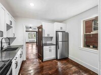 Building Photo - AVAILABLE OCT 1ST! FULLY RENOVATED 1-BEDRO...