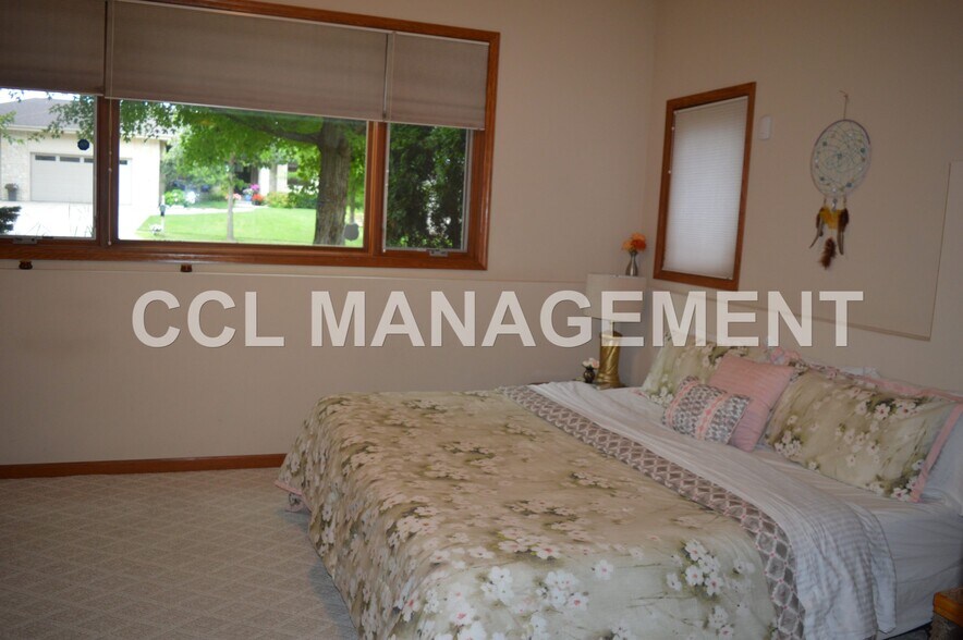 Building Photo - 9217 Bear Claw Way
