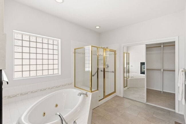 Building Photo - 5330 Roundup Dr