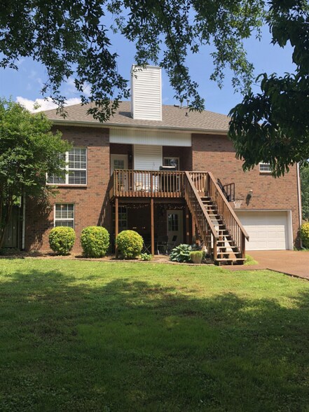Building Photo - 211 Lakeside Park Dr