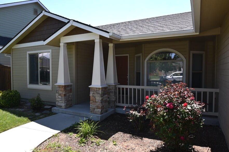 Building Photo - 11215 W Springgold Dr