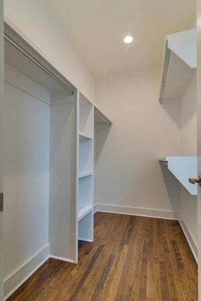 Building Photo - 942 Strouse Ave