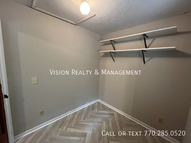 Building Photo - 55 S Greenwood Dr