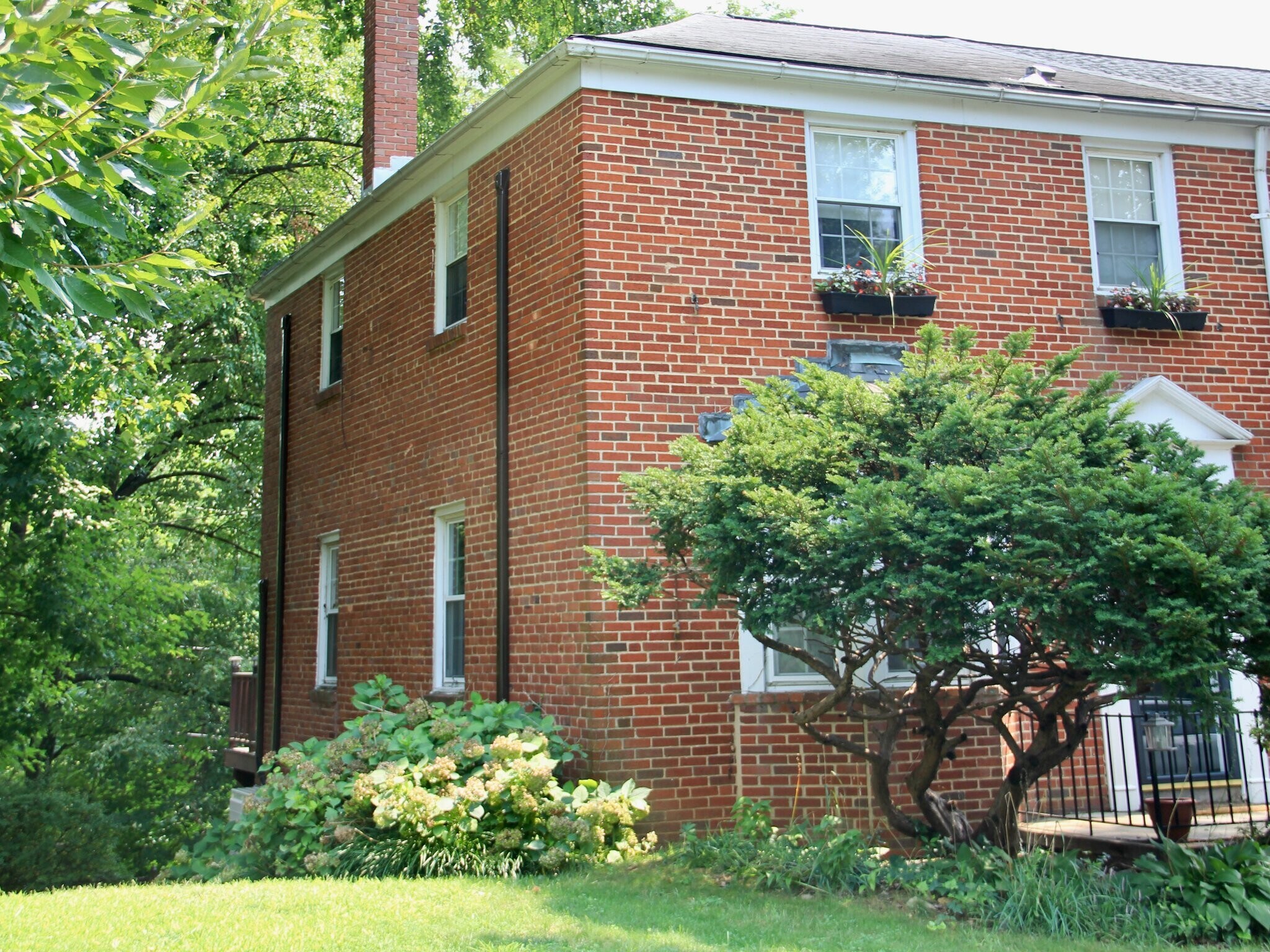 Building Photo - 6107 Maylane Dr